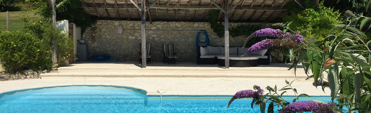 Bergerac farmhouse rental garden and pool