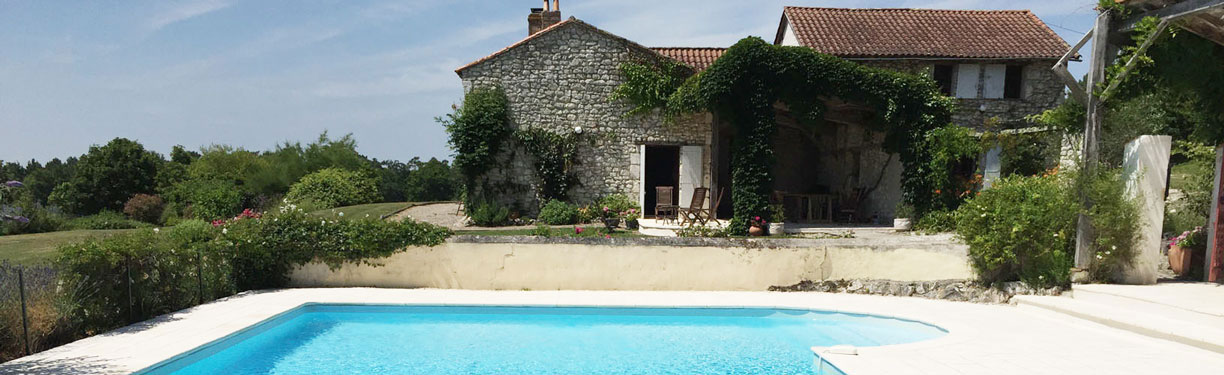 L'E_-_Swimming_pool